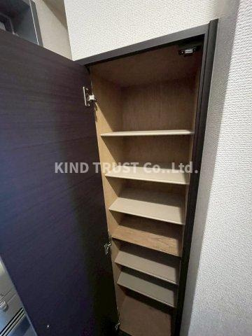 レオネクストアブリール天満の玄関|明るい玄関です