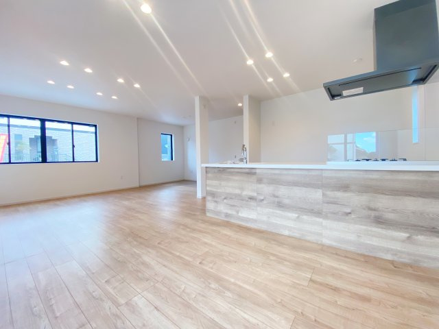 『八王子市新築戸建て』八王子市めじろ台3-25-3【仲介手数料無料】　１５期の居間・リビング|～仲介手数料無料☆八王子ひなた不動産～八王子市めじろ台　新築戸建て