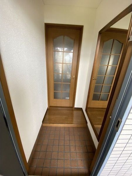 クィーンライフ巽の玄関