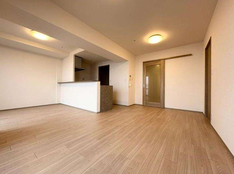 【中古マンション】ファーストタワー大津MARYの居間・リビング