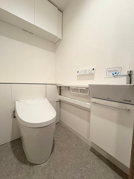 大津市皇子が丘２丁目の中古マンションのトイレ