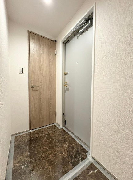 【中古マンション】ファーストタワー大津MARYの玄関