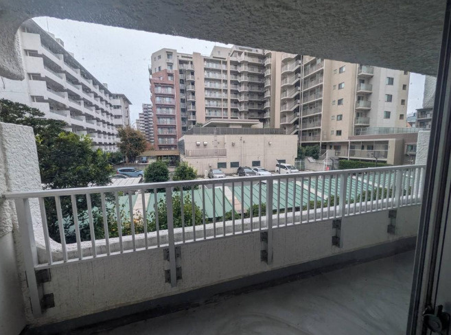 東陽町ハイホームA棟のバルコニー