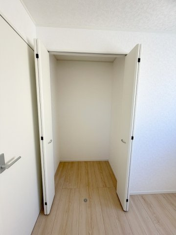 三郷市早稲田6丁目　新築戸建　全4棟　1号棟の収納|衣類の収納に便利なクローゼット