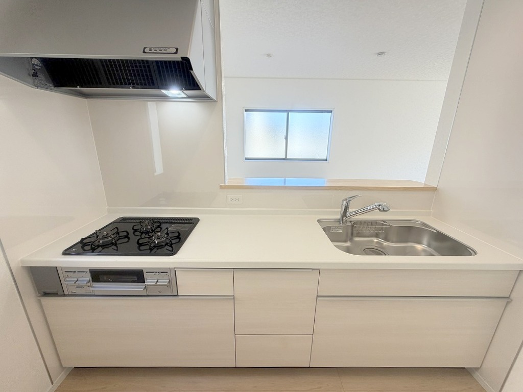 三郷市早稲田6丁目　新築戸建　全4棟　1号棟のキッチン|会話の弾む対面システムキッチンです