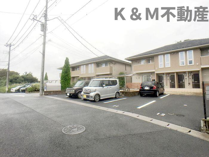 エクセレント三輪野山　Ⅰの駐車場|カースペースがあります