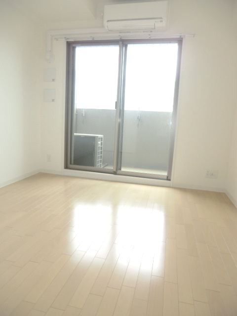 エスリード新大阪SOUTHの洋室