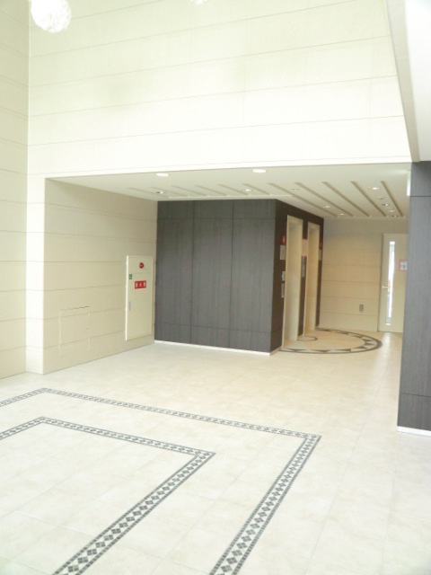 エスリード新大阪SOUTHのロビー