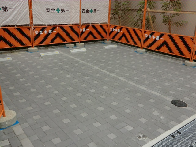 エスリード新大阪SOUTHの駐車場