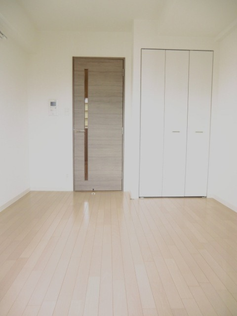 エスリード新大阪SOUTHの洋室