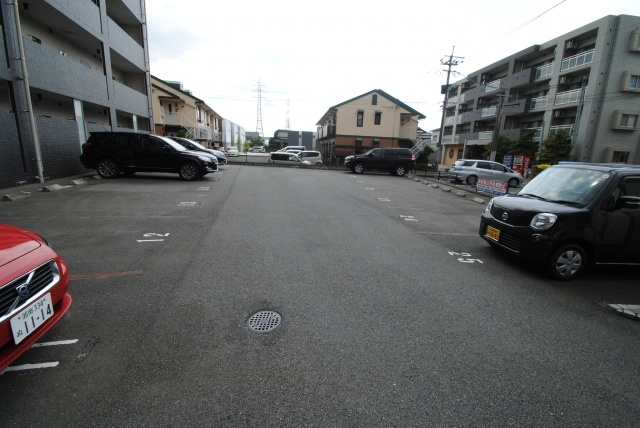 アレイⅡの駐車場