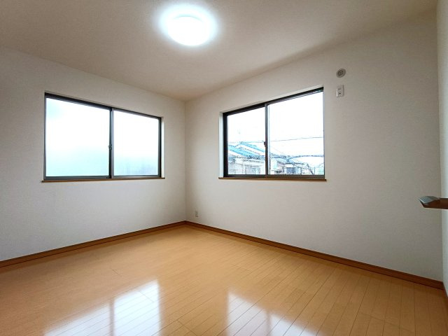 三郷市　早稲田8丁目　中古戸建の洋室|スタンダードな洋室です