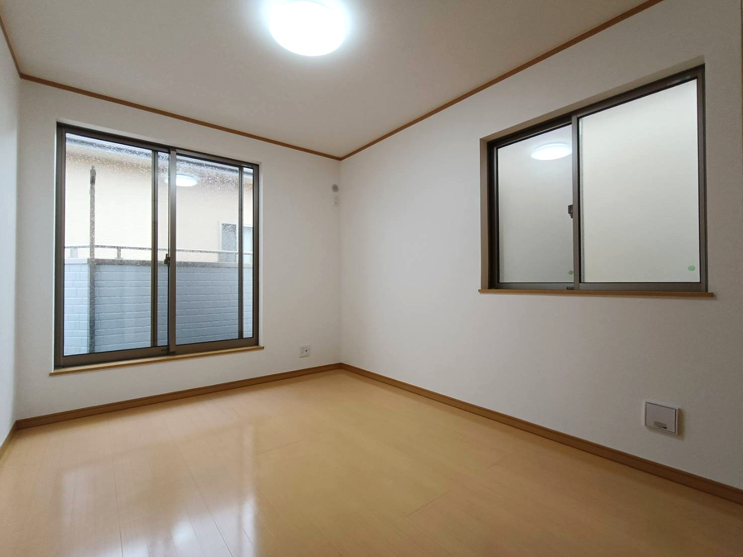 三郷市　早稲田8丁目　中古戸建の洋室|2面採光で風通しも良好です