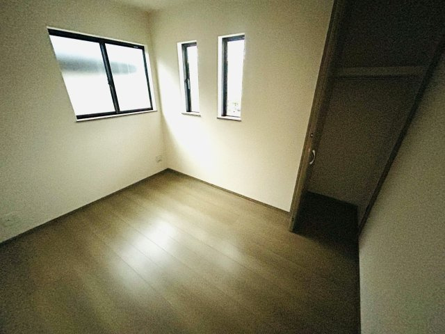 千葉市稲毛区穴川２丁目全３棟【現地販売会】の洋室
