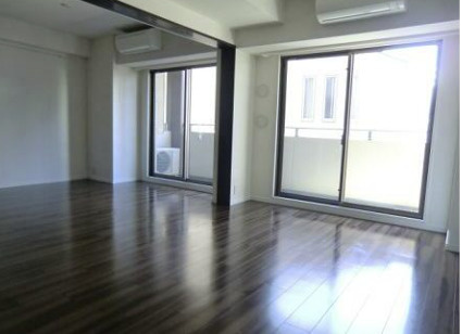 メゾンカルム西新宿の居間・リビング