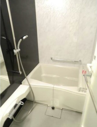 メゾンカルム西新宿の浴室