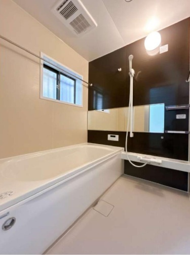 明石市魚住町清水の浴室