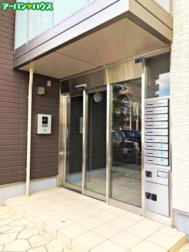 ソレイユコート高柳西町の玄関