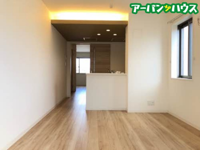 ソレイユコート高柳西町の居間・リビング