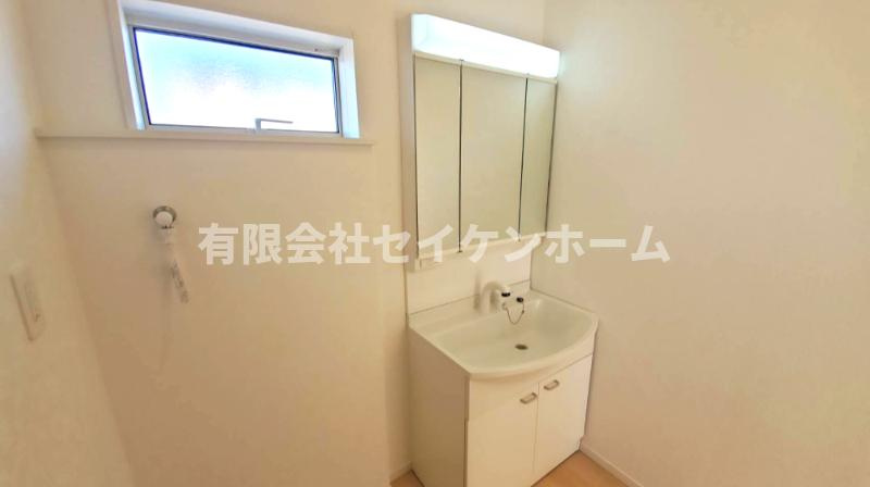 大里郡寄居町赤浜　新築住宅　①号棟の洗面所