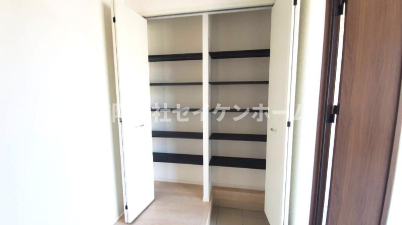 大里郡寄居町赤浜　新築住宅　①号棟の玄関