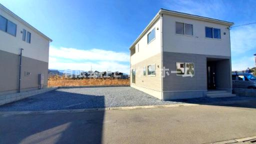 大里郡寄居町赤浜　新築住宅　①号棟の前面道路含む現地写真