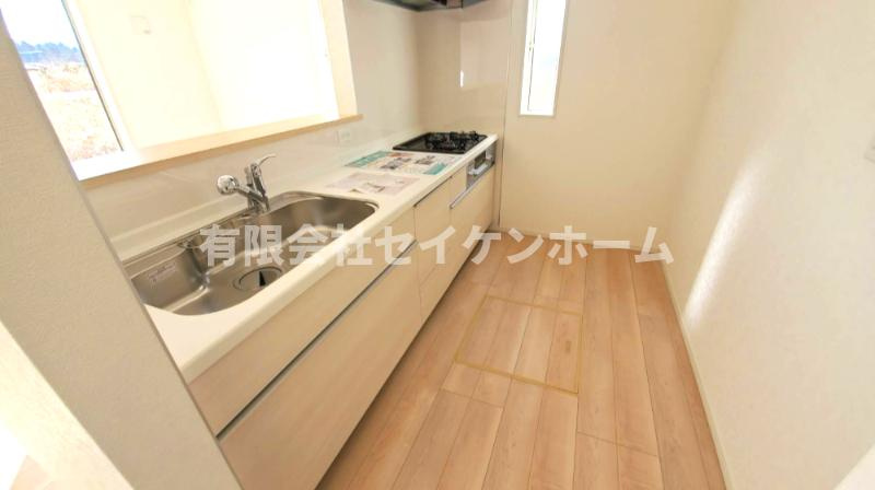 大里郡寄居町赤浜　新築住宅　①号棟のキッチン