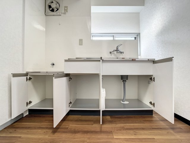 小林ビルのキッチン|お料理しやすいキッチンです