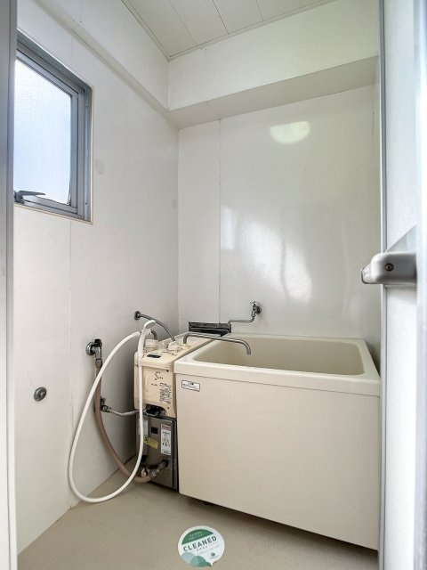 小林ビルの浴室|お風呂で日々の疲れを落としましょう