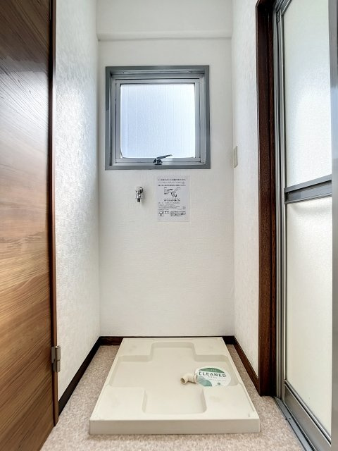 小林ビルの設備|室内洗濯機置場