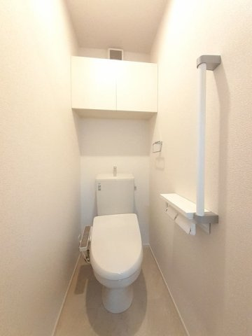 ヒルサイドハウスⅢのトイレ|コンパクトで使いやすいトイレです