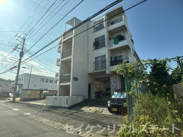 厚木サンハイツの外観