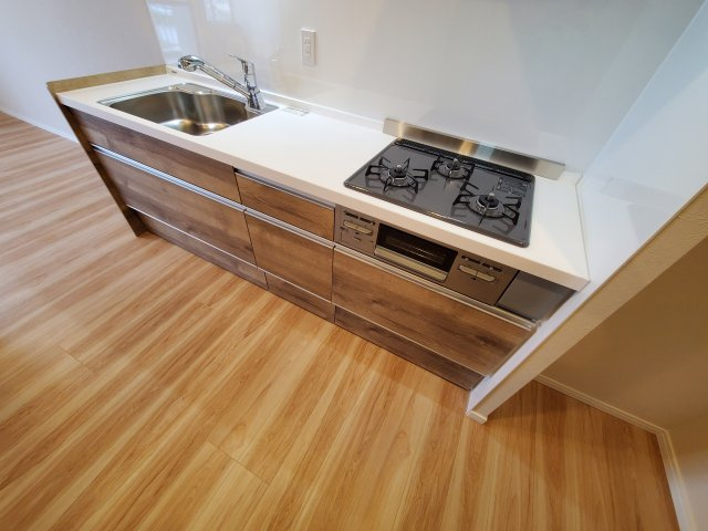 パークフィールドみさと　5街区1号館のエントランス|駐輪場があります