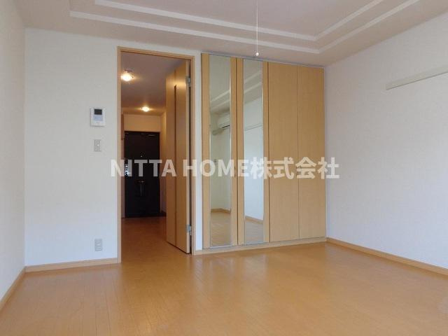 ヴァンベール　いそうの居間・リビング|室内は綺麗な洋室です♪