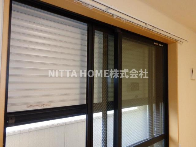 ヴァンベール　いそうのバルコニー|シャッター・雨戸も備えています！