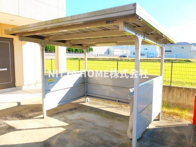 ヴァンベール　いそうのその他共用部分|屋根付きの駐輪場は無料で使用可能◎