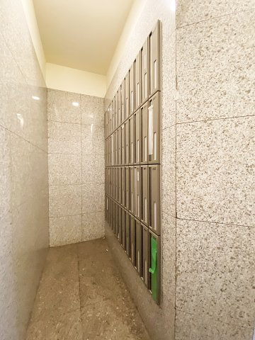 プレサンス泉アーバンゲートのエントランス