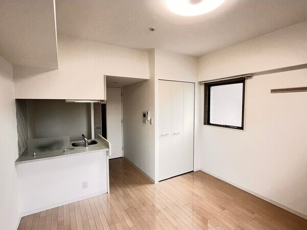 プレサンス泉アーバンゲートの居間・リビング