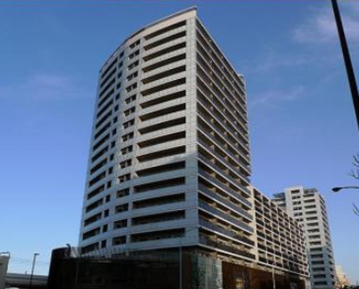 ステーションツインタワーズ糀谷フロントウエストの外観|2016年12月築　RC鉄筋コンクリート造地上20階地下1階建て総戸数268戸
東京都大田区西糀谷4丁目　京急空港線糀谷駅徒歩1分直結のようなタワーマンション