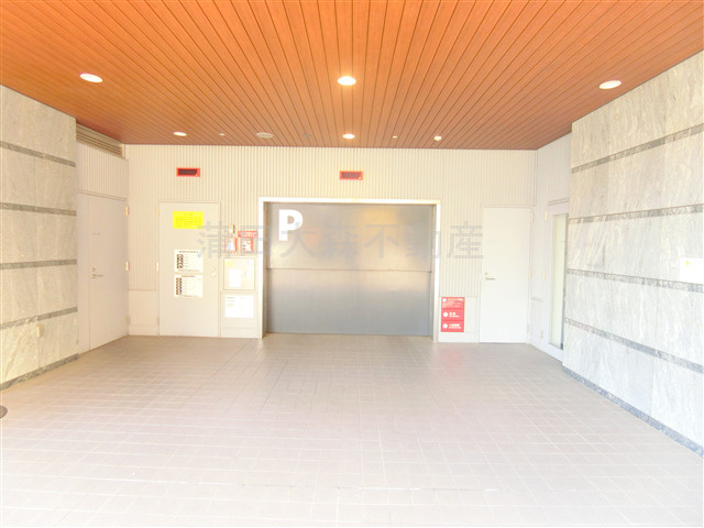 ステーションツインタワーズ糀谷フロントウエストの駐車場