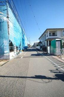 【前面道路含む現地写真】 | 令和８年１月１２日撮影　建築中