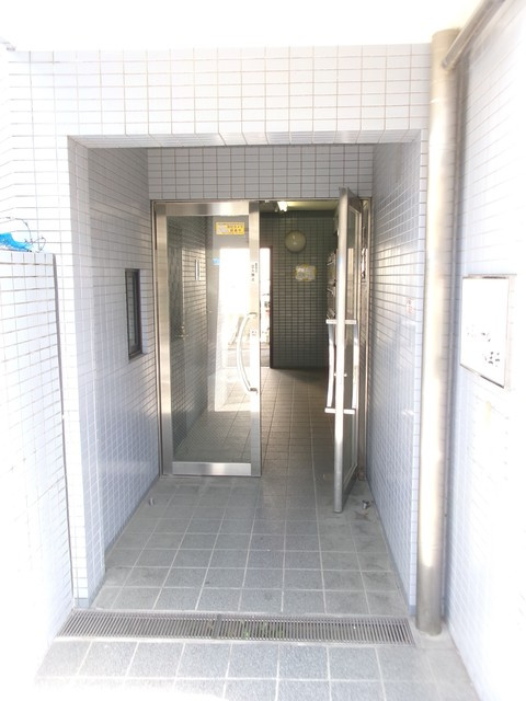 ルミエール八王子のエントランス