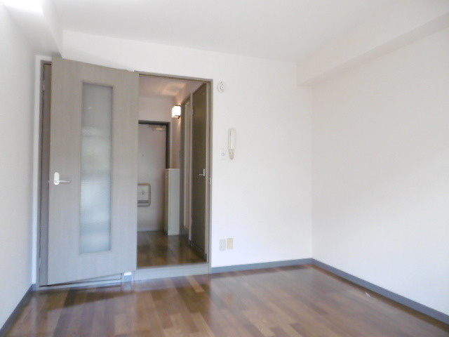 ルミエール八王子の居間・リビング|居室1