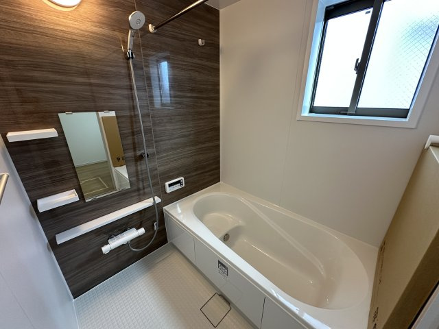 明石市材木町新築戸建の浴室