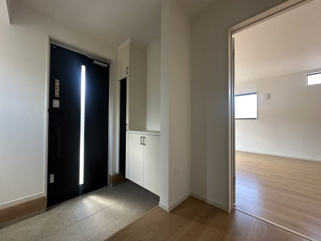 明石市材木町新築戸建の玄関