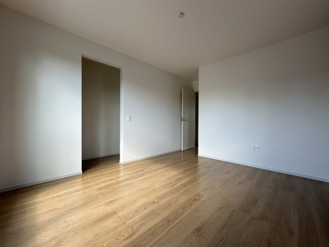 明石市材木町新築戸建の洋室