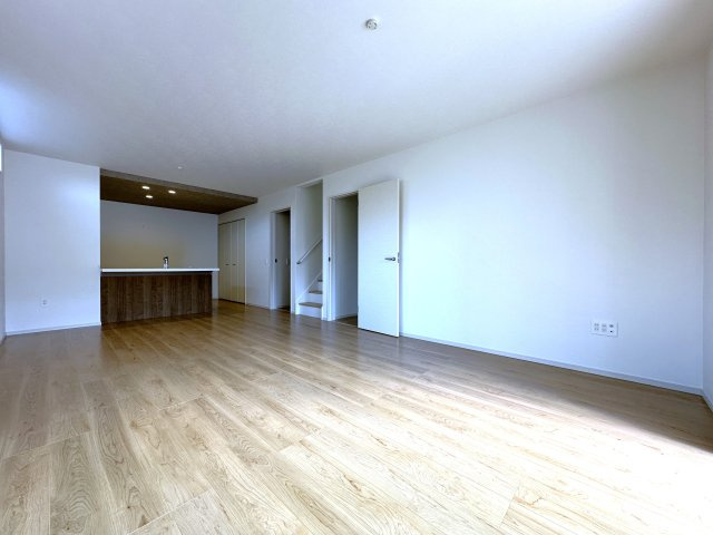 明石市材木町新築戸建の居間・リビング