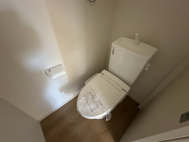 明石市材木町新築戸建のトイレ