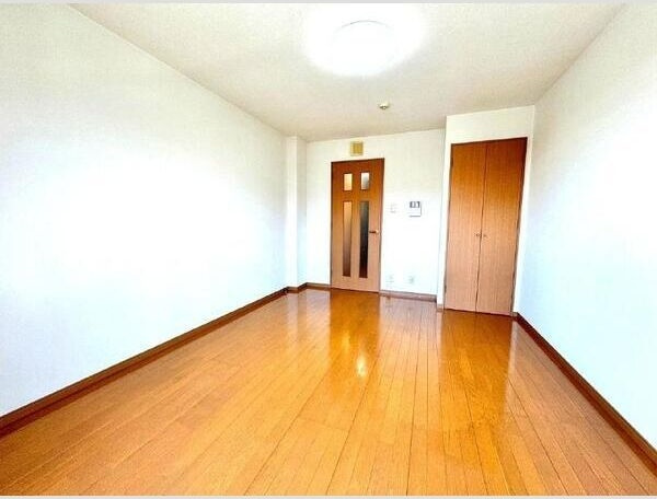 メヘルバン本州の内装