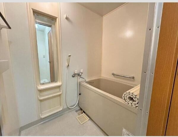 メヘルバン本州の浴室